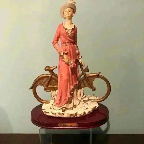 Giovanni Art Figurine. Rarest of the  rare in collection. - Picture 1 of 9